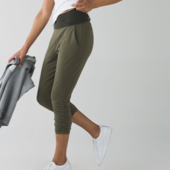 lululemon athletica Pants - lululemon Sunset Salutation Crop